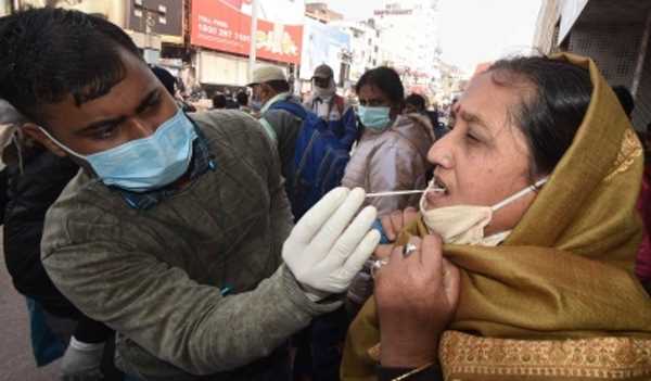 दिल्ली में कोविड के नए मामलों में मामूली वृद्धि, और 3 मौतें दिल्ली में कोविड के नए मामलों में मामूली वृद्धि, और 3 मौतें